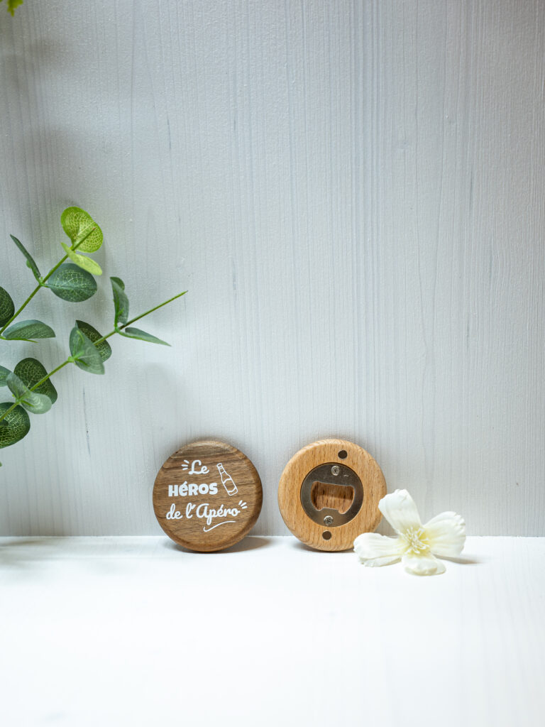 Décapsuleur en bois personnalisé — Cyntia Créations