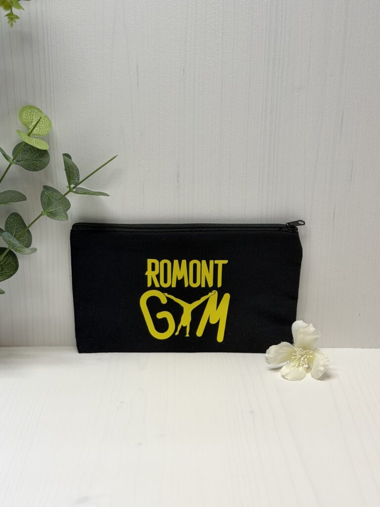 Création sur mesure Cyntia Créations — pochettes personnalisées pour la société Romont Gym