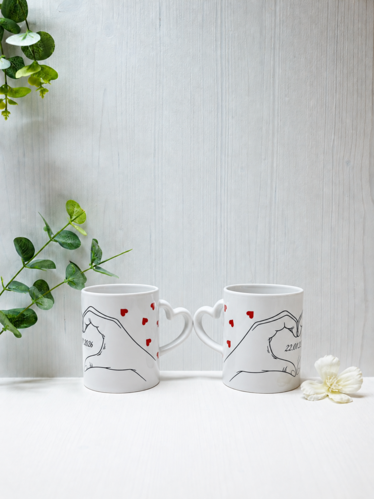 Création sur mesure Cyntia Créations — duo de tasses anse cœur