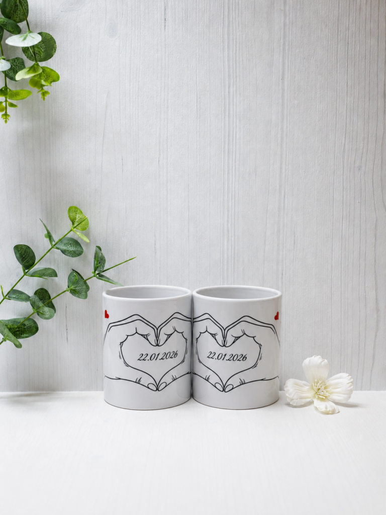 Création sur mesure Cyntia Créations — duo de tasses anse cœur