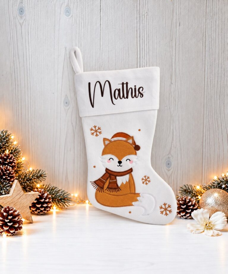 Chaussette de Noël blanche brodée d’un prénom — Cyntia Créations
